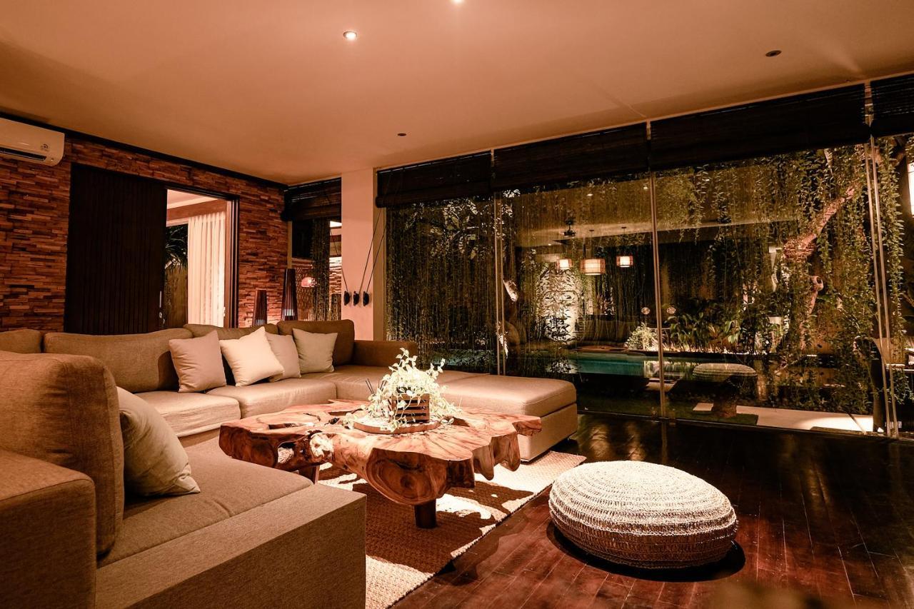 Sunset Palms Beach Villa Jimbaran Екстериор снимка