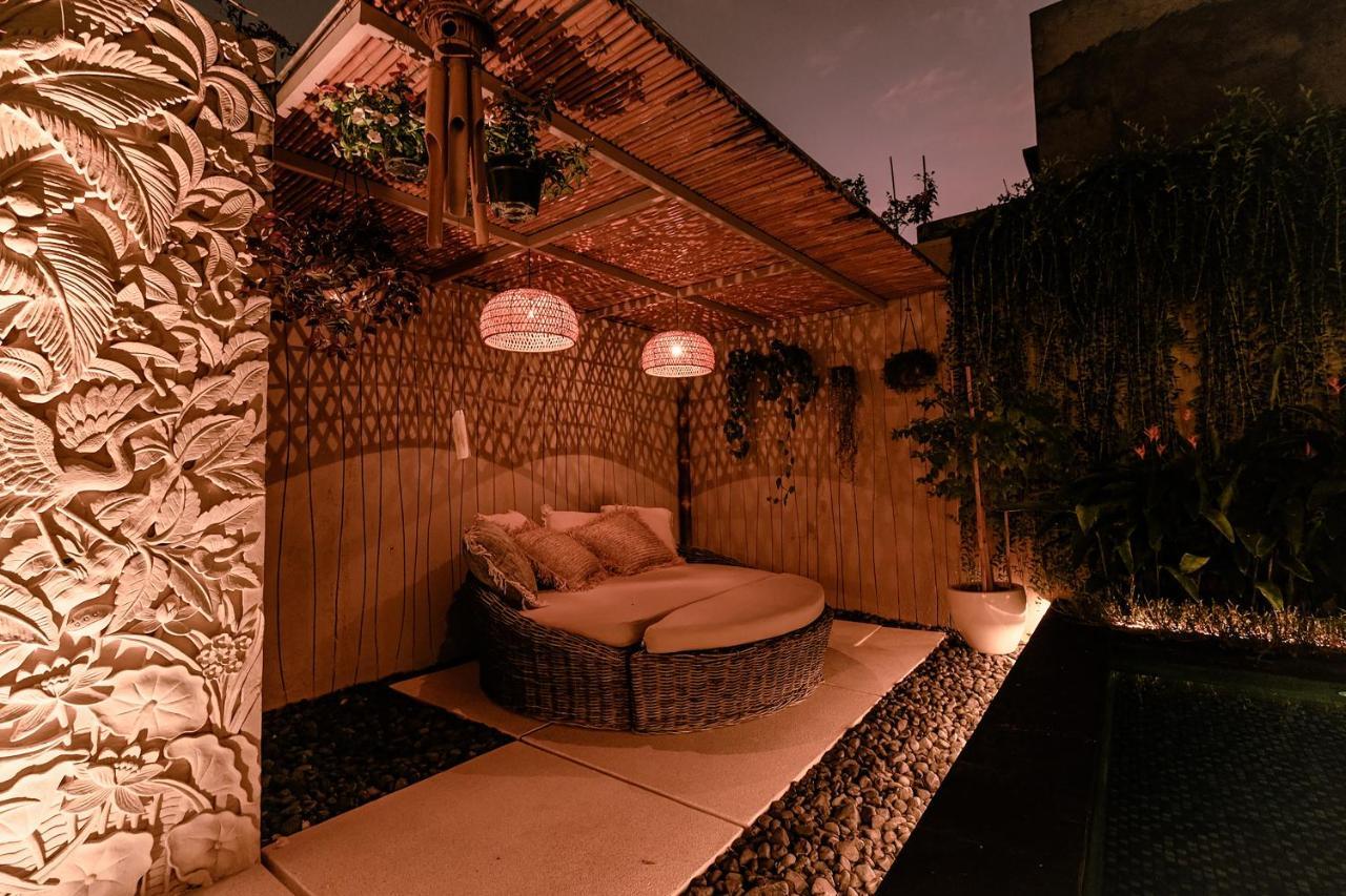 Sunset Palms Beach Villa Jimbaran Екстериор снимка