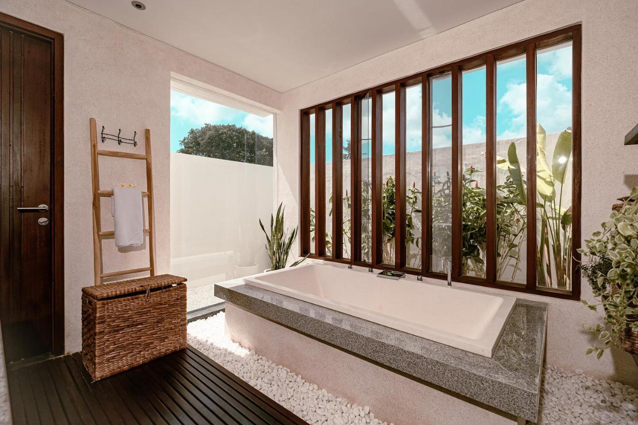 Sunset Palms Beach Villa Jimbaran Екстериор снимка