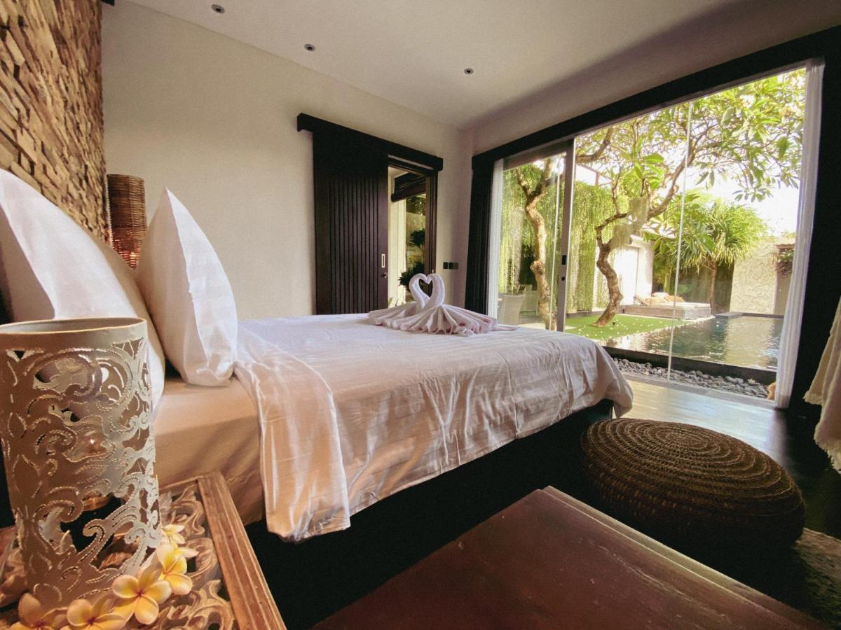 Sunset Palms Beach Villa Jimbaran Екстериор снимка
